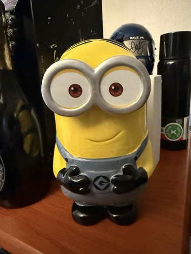 Universal minion ceramic - minion,